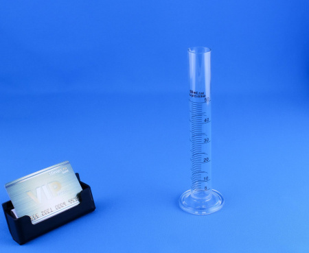 Цилиндр мерный 5drops 1-50-2, 50 мл, стекло Boro 3.3, со стеклянным основанием, с носиком, градуированный