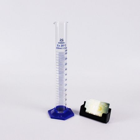 Цилиндр мерный 5drops 3-250-2, 250 мл, стекло, с пластиковым основанием, с носиком, градуированный